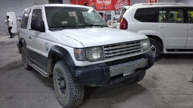 Mitsubishi Pajero 1993, 350,000 km - 2.4 л - Bakı