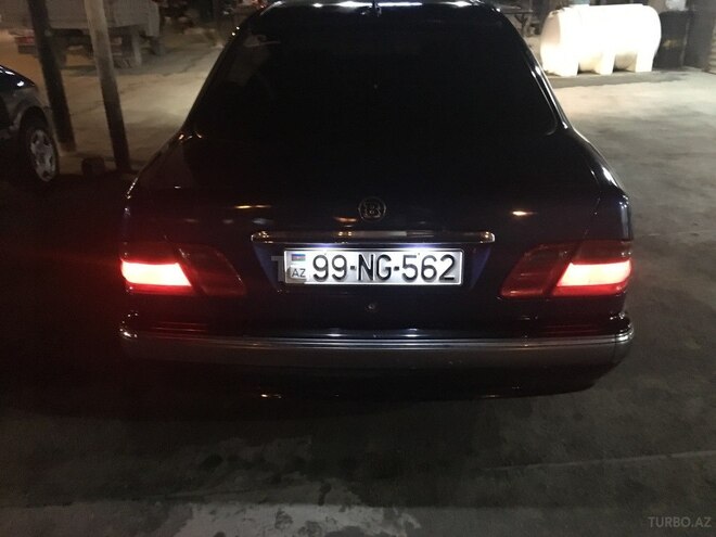 Mercedes E 230 1997, 421,000 km - 2.3 l - Bakı