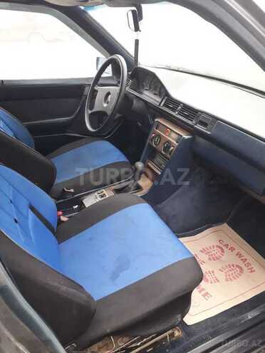 Mercedes E 230 1988, 497,850 km - 2.3 l - Şamaxı