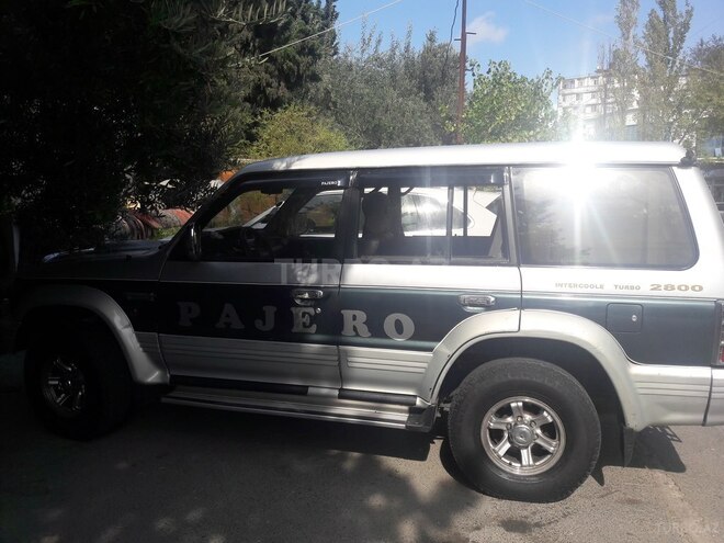 Mitsubishi Pajero 1993, 397,000 km - 2.8 l - Bakı
