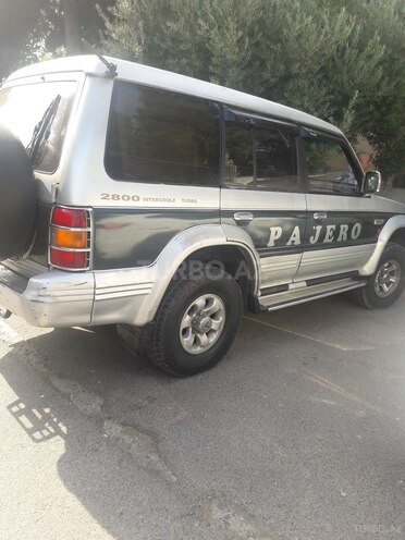 Mitsubishi Pajero 1993, 397,000 km - 2.8 l - Bakı