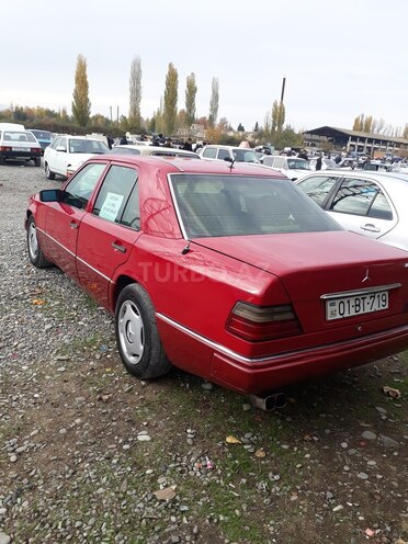 Mercedes E 280 1992, 290,305 km - 2.8 l - Yevlax