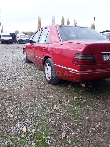 Mercedes E 280 1992, 290,305 km - 2.8 l - Yevlax