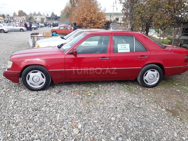 Mercedes E 280 1992, 290,305 km - 2.8 l - Yevlax