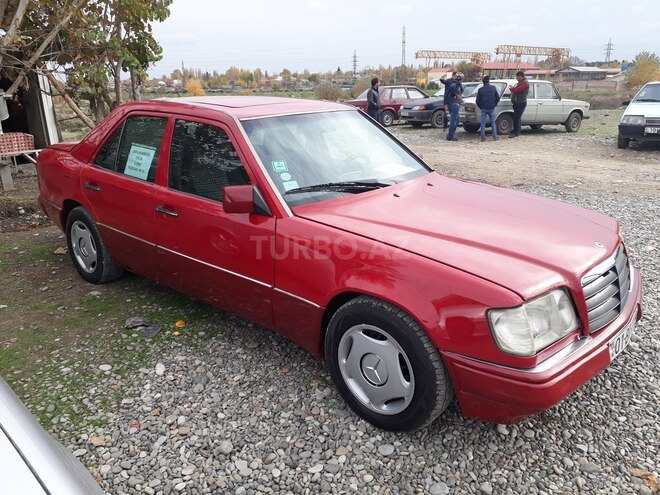 Mercedes E 280 1992, 290,305 km - 2.8 l - Yevlax