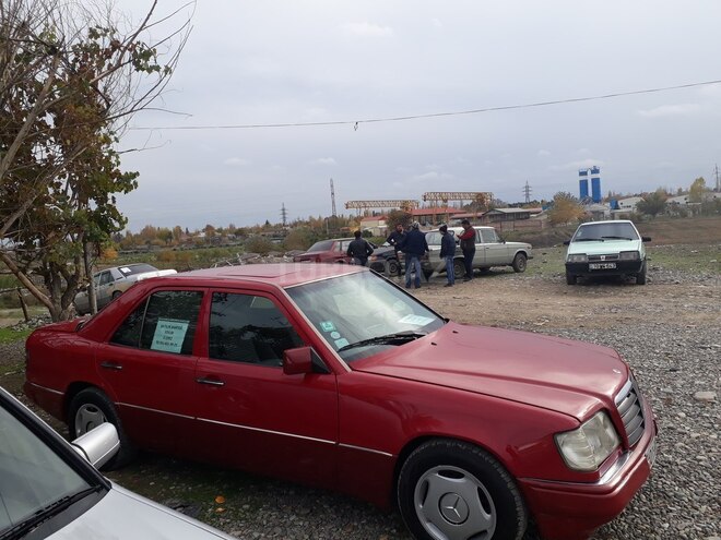 Mercedes E 280 1992, 290,305 km - 2.8 l - Yevlax