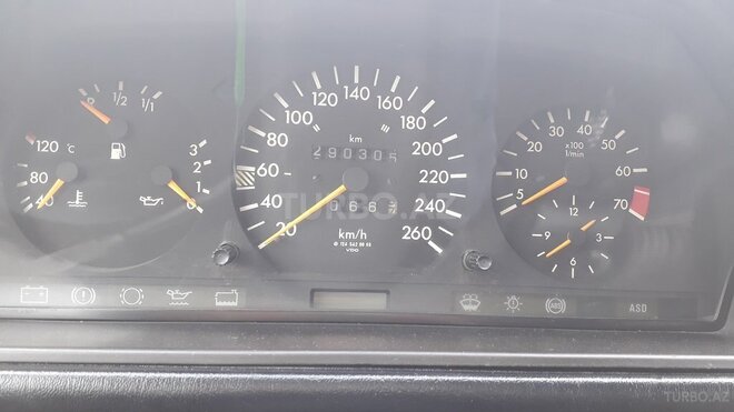 Mercedes E 280 1992, 290,305 km - 2.8 l - Yevlax