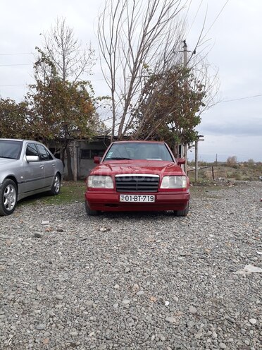 Mercedes E 280 1992, 290,305 km - 2.8 l - Yevlax