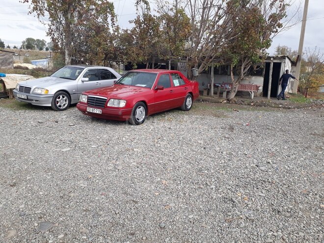 Mercedes E 280 1992, 290,305 km - 2.8 l - Yevlax