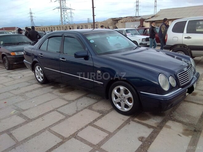 Mercedes E 240 1998, 260,000 km - 2.4 l - Bakı