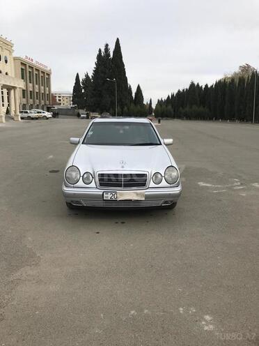 Mercedes E 240 1999, 303,900 km - 2.4 l - Gəncə