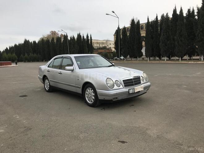 Mercedes E 240 1999, 303,900 km - 2.4 l - Gəncə