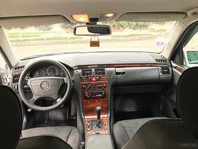 Mercedes E 240 1999, 303,900 km - 2.4 l - Gəncə