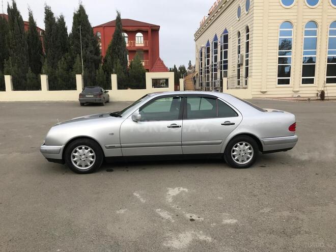 Mercedes E 240 1999, 303,900 km - 2.4 l - Gəncə