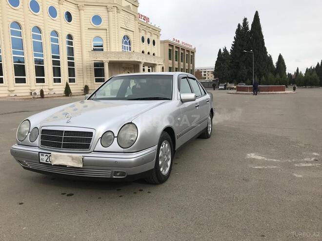 Mercedes E 240 1999, 303,900 km - 2.4 l - Gəncə