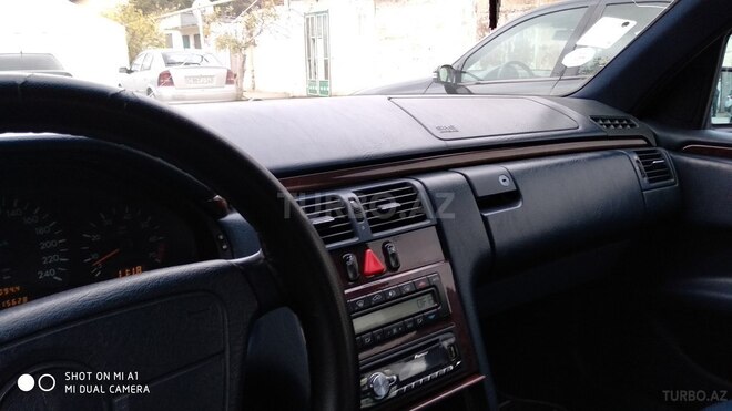 Mercedes E 230 1996, 404,000 km - 2.3 л - Bakı