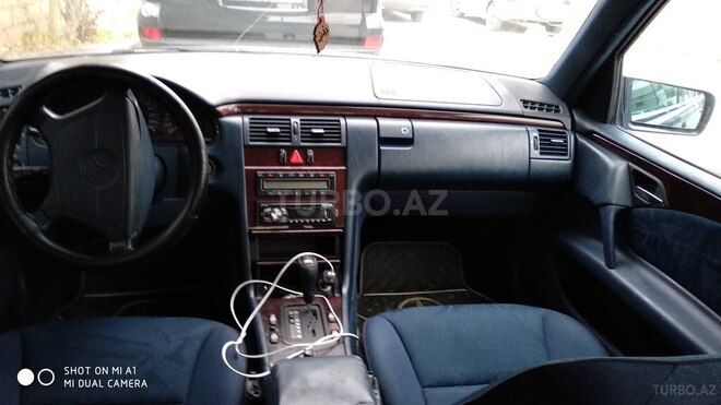 Mercedes E 230 1996, 404,000 km - 2.3 л - Bakı