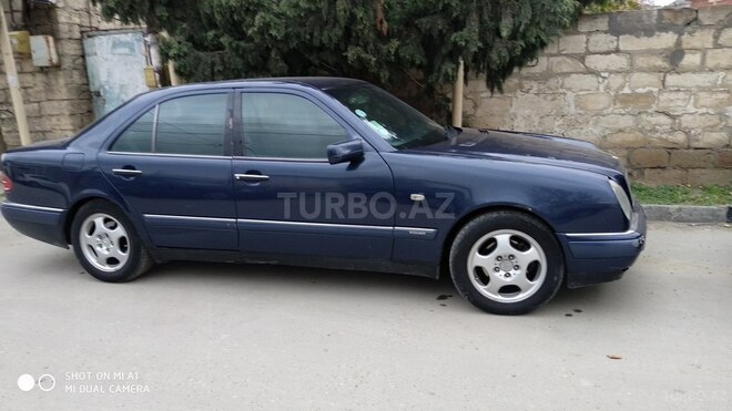 Mercedes E 230 1996, 404,000 km - 2.3 л - Bakı