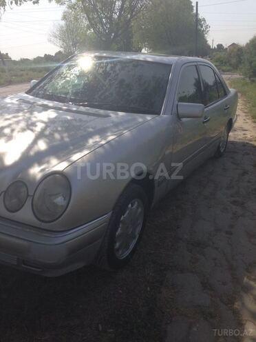 Mercedes E 230 1996, 378,000 km - 2.3 l - Bakı