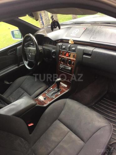 Mercedes E 230 1996, 378,000 km - 2.3 l - Bakı