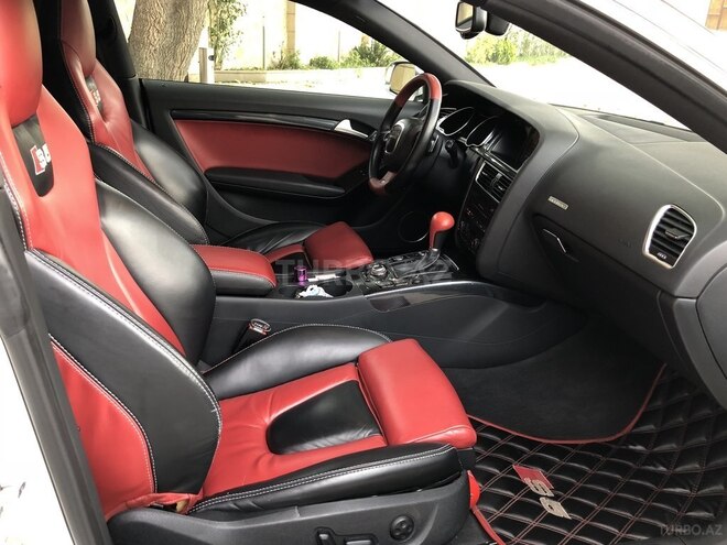 Audi S5 2010, 90,000 km - 4.2 l - Bakı