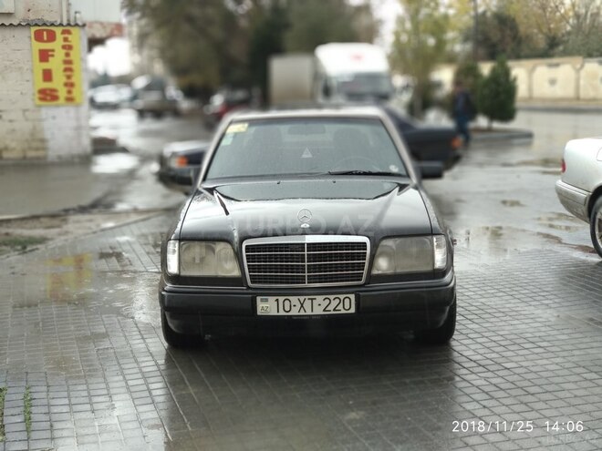 Mercedes E 220 1994, 179,000 km - 2.2 л - Bakı