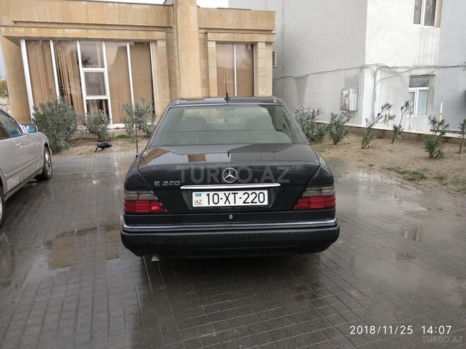 Mercedes E 220 1994, 179,000 km - 2.2 л - Bakı