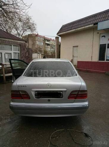 Mercedes E 240 1999, 257,400 km - 2.4 l - Bakı