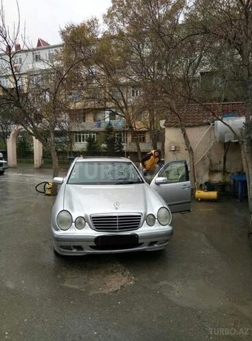 Mercedes E 240 1999, 257,400 km - 2.4 l - Bakı