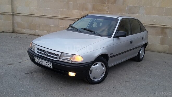 Opel Astra 1992, 325,000 km - 1.8 l - Bakı