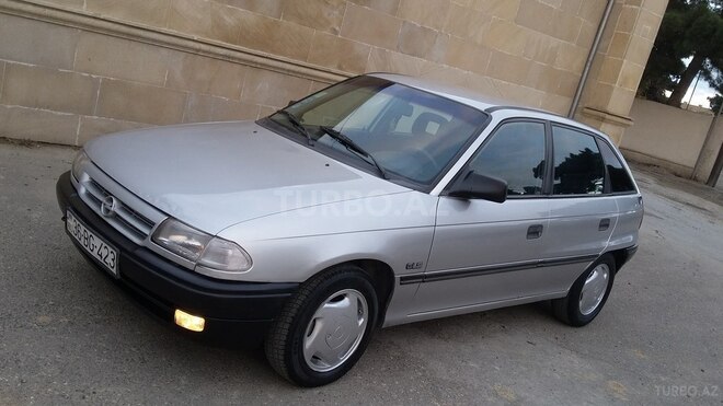 Opel Astra 1992, 325,000 km - 1.8 l - Bakı