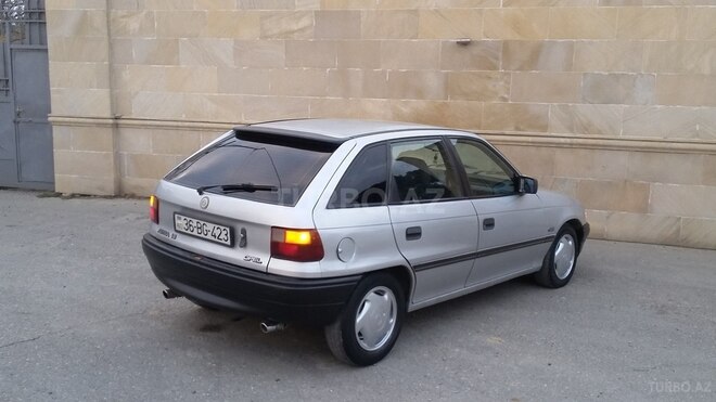 Opel Astra 1992, 325,000 km - 1.8 l - Bakı