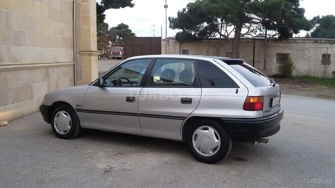 Opel Astra 1992, 325,000 km - 1.8 l - Bakı