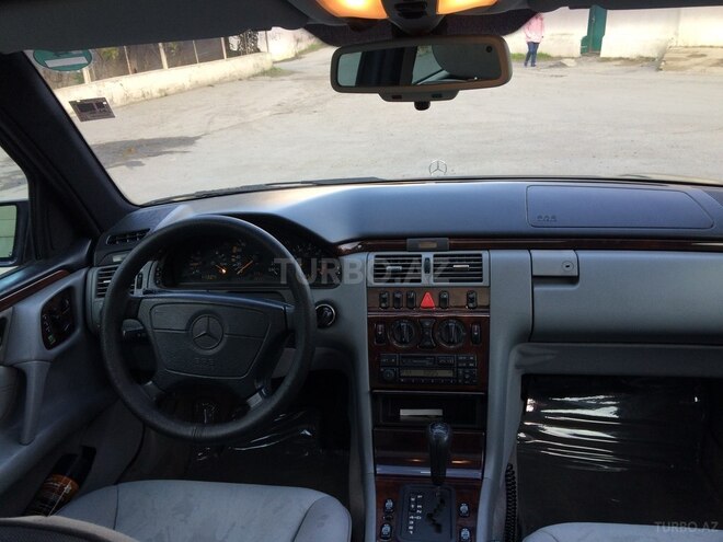Mercedes E 230 1997, 265,606 km - 2.3 l - Bakı