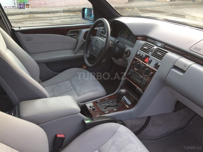 Mercedes E 230 1997, 265,606 km - 2.3 l - Bakı