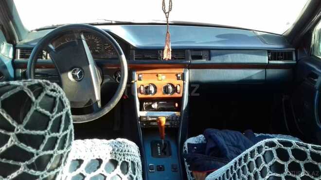 Mercedes E 250 1990, 452,689 km - 2.5 l - Bakı