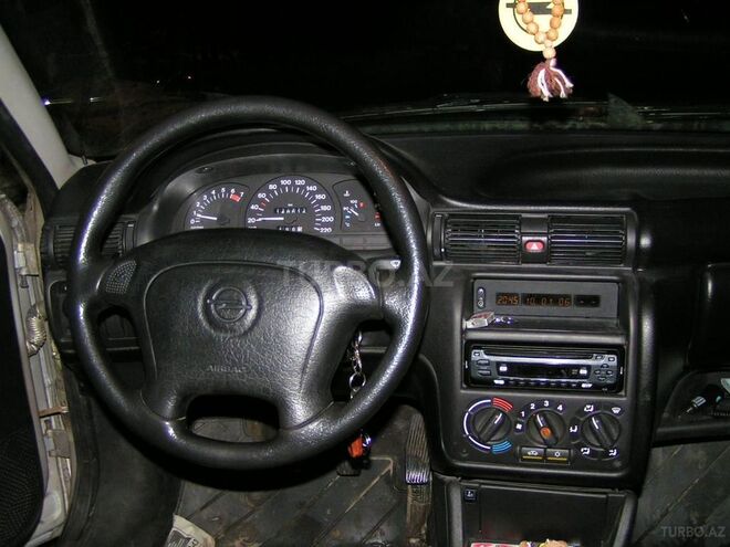 Opel Astra 1997, 283,000 km - 1.6 л - Bakı