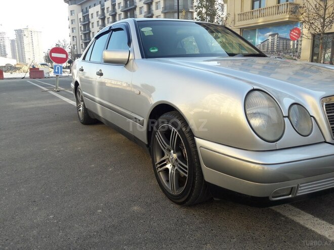 Mercedes E 200 1999, 270,000 km - 2.0 l - Bakı