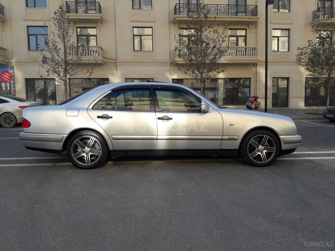 Mercedes E 200 1999, 270,000 km - 2.0 l - Bakı