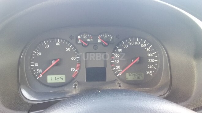 Volkswagen Golf 2002, 30,000 km - 1.8 l - Bakı