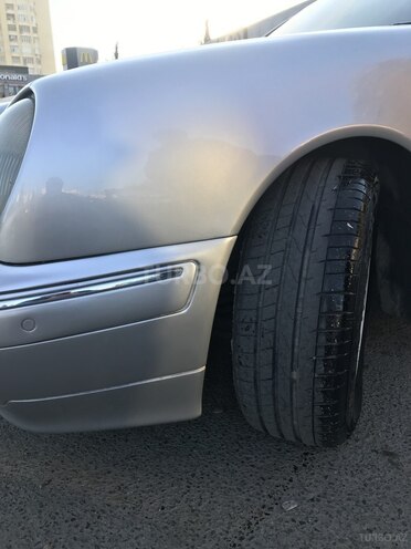 Mercedes E 270 2001, 450,355 km - 2.7 l - Bakı
