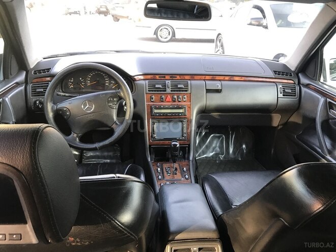 Mercedes E 270 2001, 450,355 km - 2.7 l - Bakı