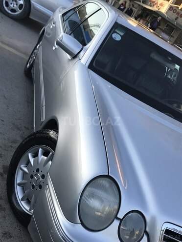 Mercedes E 270 2001, 450,355 km - 2.7 l - Bakı