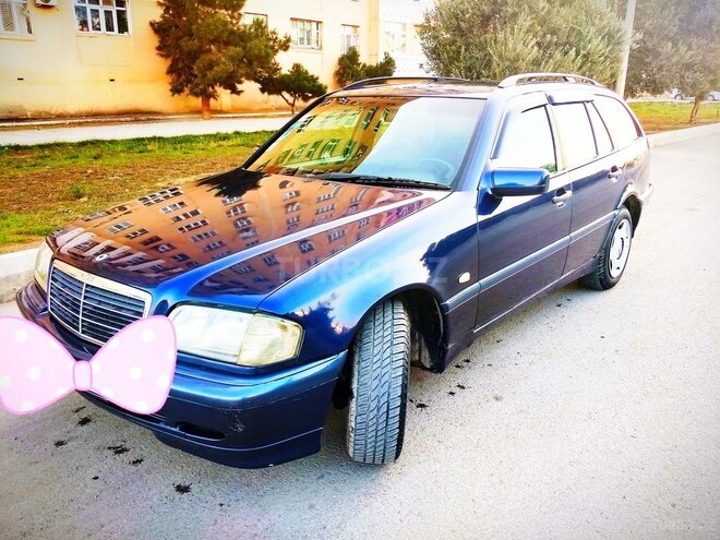 Mercedes C 220 1999, 298,000 km - 2.2 l - Bakı
