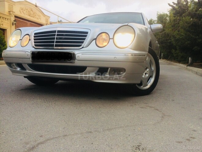 Mercedes E 240 1999, 243,600 km - 2.4 l - Bakı