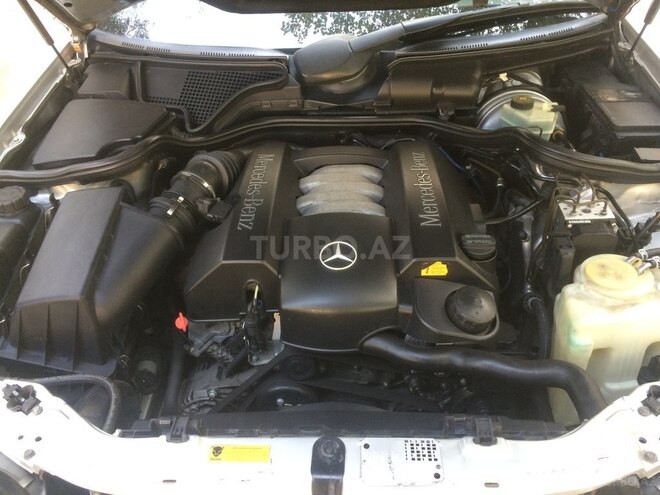 Mercedes E 240 1999, 243,600 km - 2.4 l - Bakı