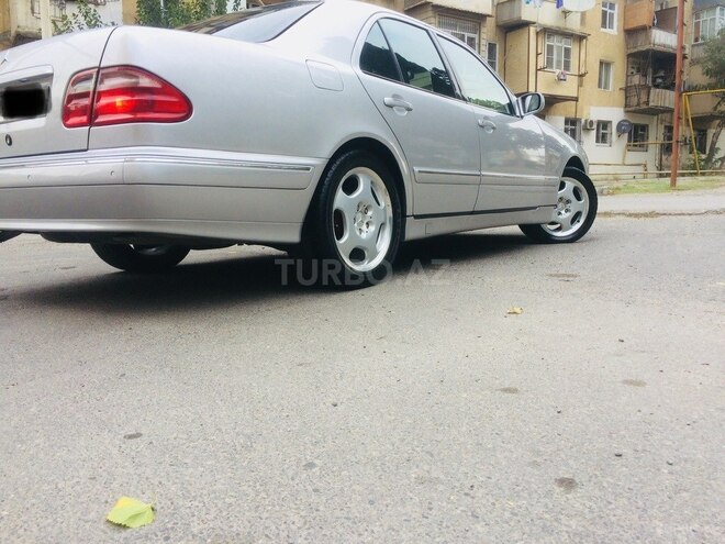 Mercedes E 240 1999, 243,600 km - 2.4 l - Bakı
