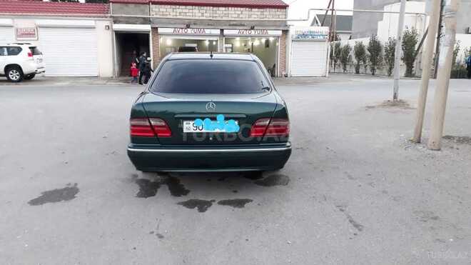 Mercedes E 220 2001, 187,864 km - 2.2 l - Bakı