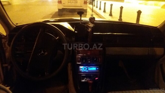 Mercedes E 230 1990, 365,823 km - 2.3 l - Bakı