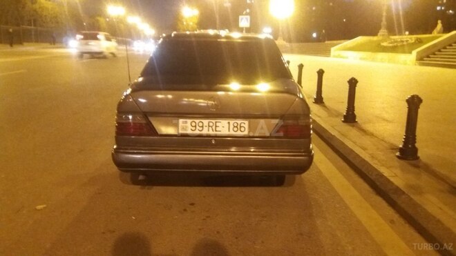 Mercedes E 230 1990, 365,823 km - 2.3 l - Bakı